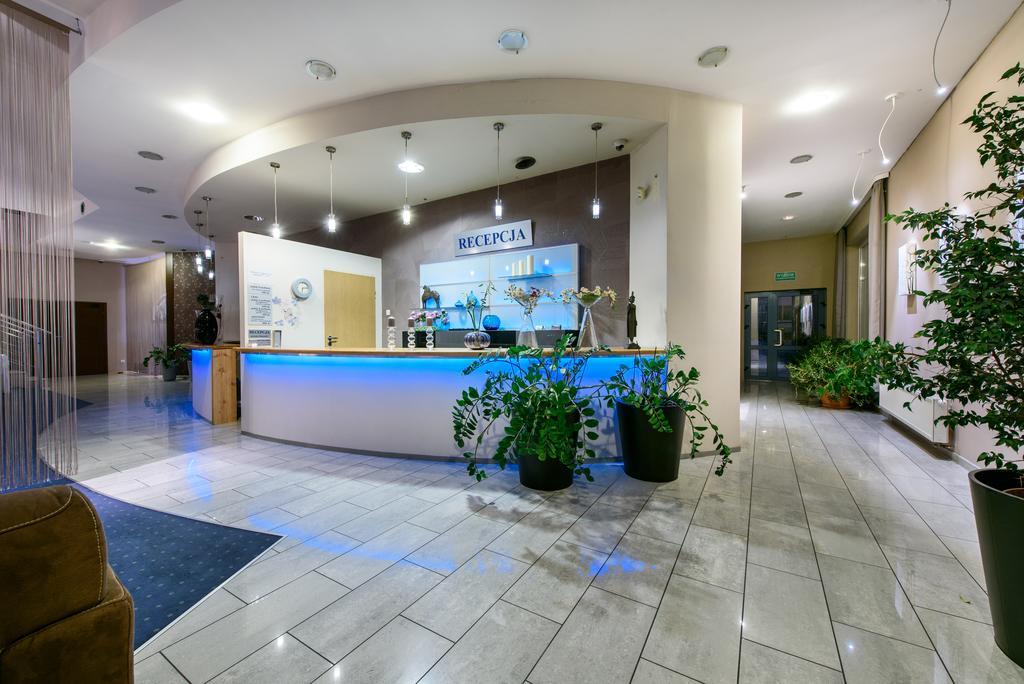Hotel Nowy Dwor Trzebnica Esterno foto