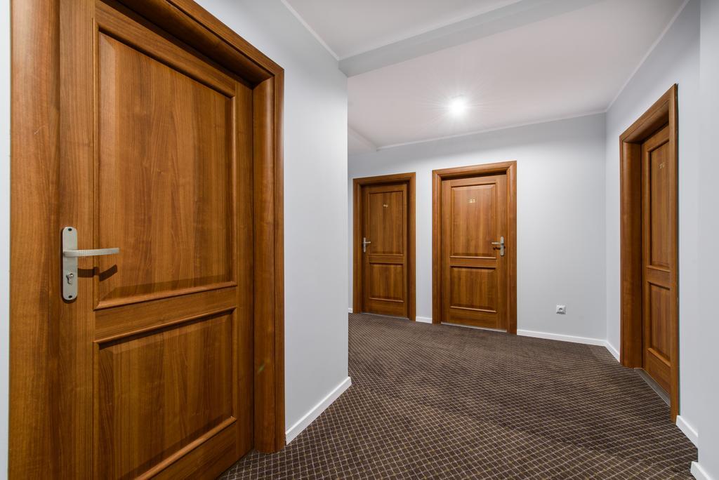 Hotel Nowy Dwor Trzebnica Esterno foto