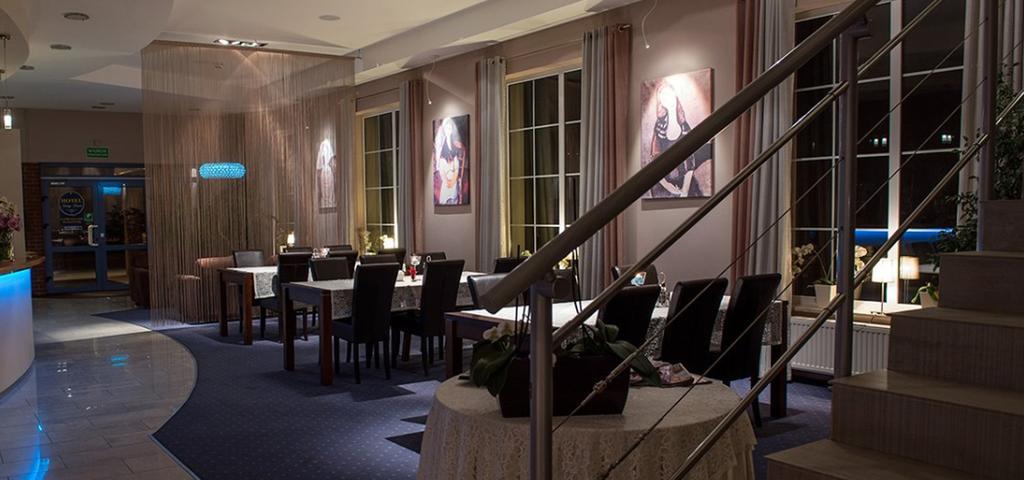 Hotel Nowy Dwor Trzebnica Esterno foto