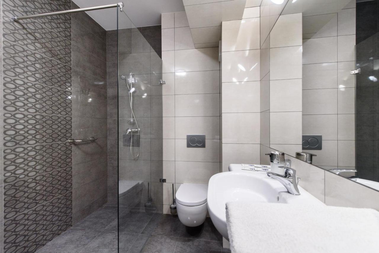 Hotel Nowy Dwor Trzebnica Esterno foto
